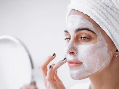 Con 1 bolsita de té y estos valiosos ingredientes: prepará esta mascarilla para proteger tu piel de las arrugas