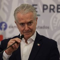Creel señala “fanatismo” de diputados de Morena; no pasará el juicio político a ministros, advierte