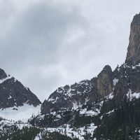 Montañista sobrevive a caída de 120 metros; sus tres compañeros mueren