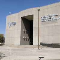 Médicos se quedan sin luz en una cesárea y cortan la oreja a un bebé