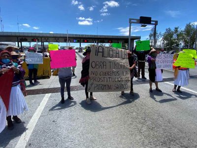 Indígenas toman caseta en Amealco en rechazo a obra municipal de 10 mdp
