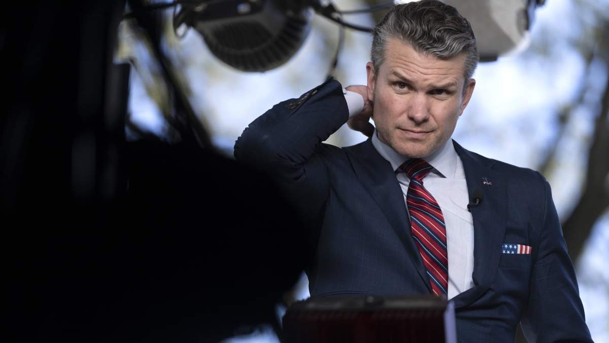 El secretario de Defensa de Estados Unidos y exconductor de televisión, Pete Hegseth