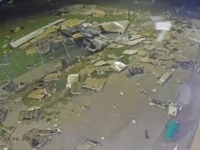 Un vendaval arrancó los techos de una cárcel en Nebraska