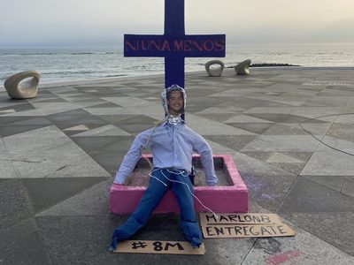 La cara de Marlon Botas, feminicida de Montserrat Bendimes, es colocada en Antimonumenta de Veracruz