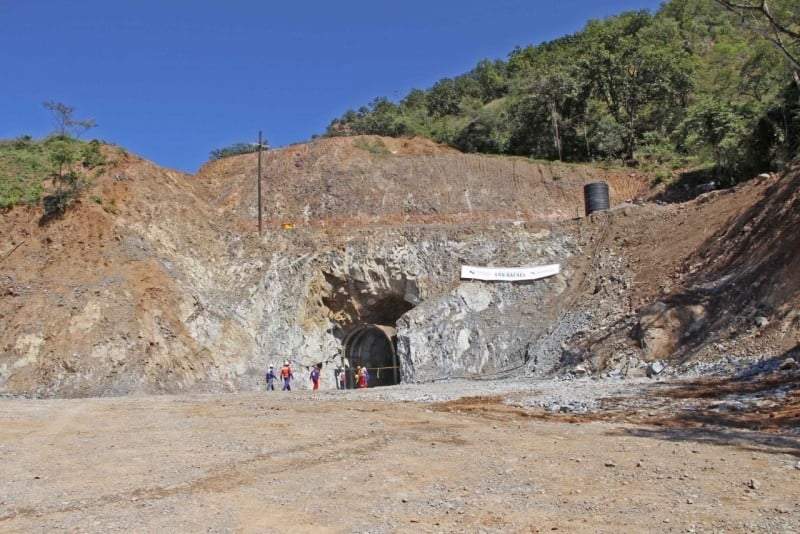 Derrumbe en mina de oro en Rosario, Sinaloa mantiene atrapados a cuatro mineros