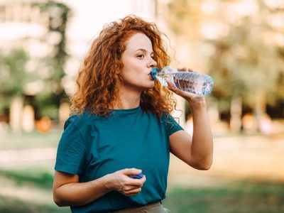 Cuántas veces se puede reutilizar una botella de plástico