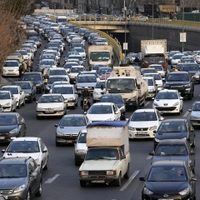 Irán flexibiliza restricciones a la importación de coches para ocultar sus problemas económicos