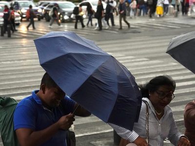 Llega la primera onda tropical; chubascos y lluvias fuertes afectarán a 27 estados el miércoles