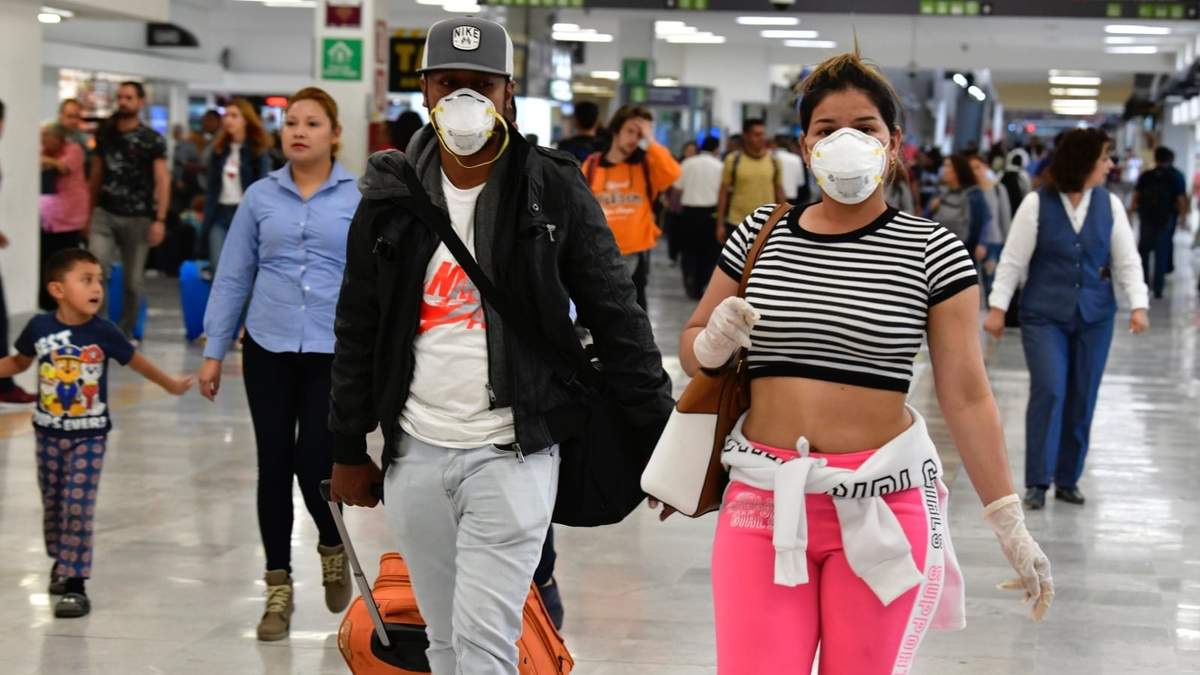 Pasajeros en el Aeropuerto Internacional de la Ciudad de México (AICM)