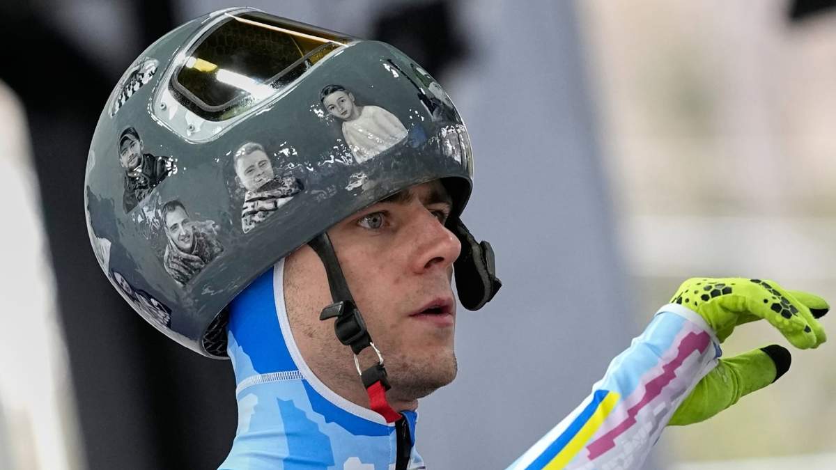 El ucraniano Vladyslav Heraskevych en la zona de mete durante un entrenamiento del skeleton masculino de los Juegos Olímpicos de Invierno, el martes 10 de febrero de 2026, en Cortina d'Ampezzo, Italia