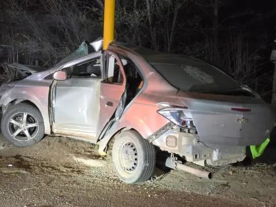 Tres jóvenes heridos por un violento accidente en Centenario