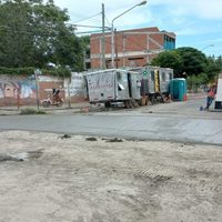 Piden que se termine de reparar el enorme socavón en calles Copahue y Avenida Olascoaga
