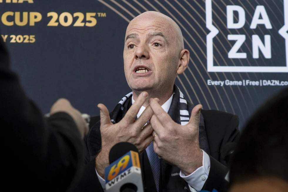 El presidente de la FIFA, Gianni Infantino, habla con los medios en el evento de bienvenida de la Copa Mundial de Clubes de la FIFA 2025, el 10 de abril de 2025, en Filadelfia.