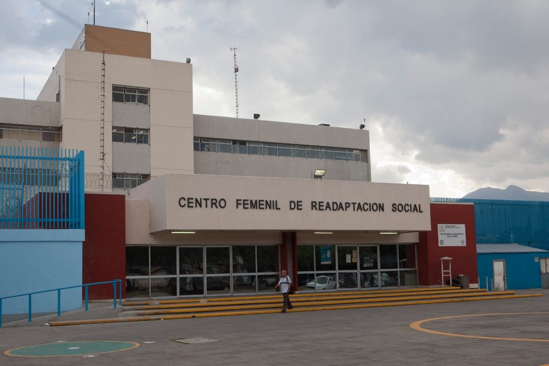 Centro Femenil de Readaptación Social Tepepan. Foto Miguel Dimayuga