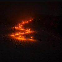 El Centro de Esquí Chapelco de San Martín de los Andes volvió a sorprender con la bajada de antorchas