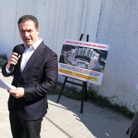 De la Garza denuncia ante FGR a Samuel García por lavado de dinero