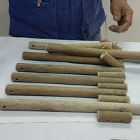 Nunca más tires los palos de escoba rotos: creá esta mesa para tu jardín con toda la onda