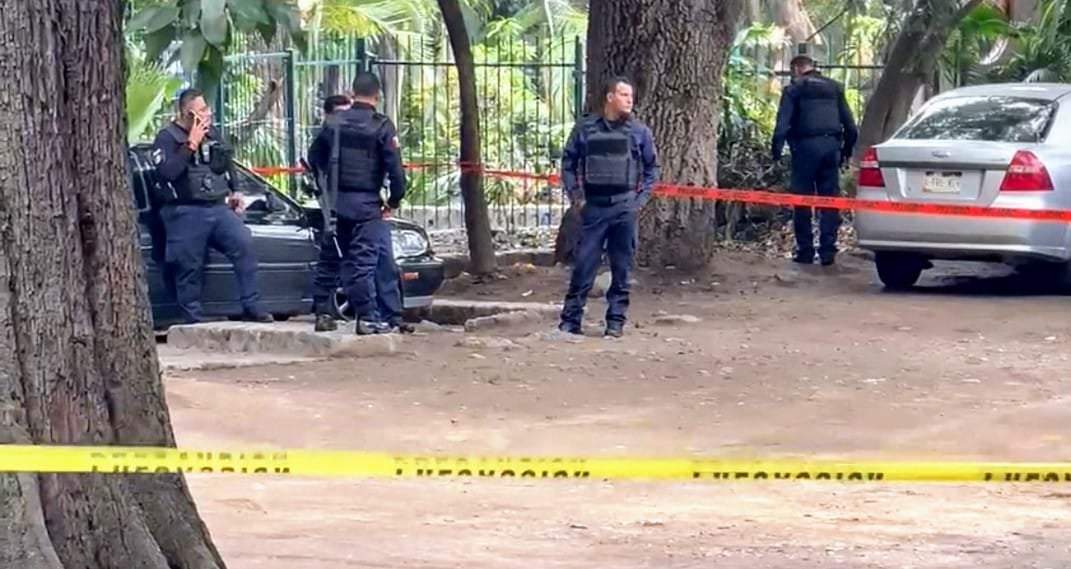 Ejecutan a un hombre al lado de un kínder en Cuernavaca