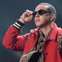 Daddy Yankee no pierde la oportunidad y sigue promocionando a PAM con sus mejores fotos