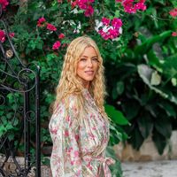 Nicole Neumann deslumbra con un vestido etéreo y confirma la estética más chic de la temporada