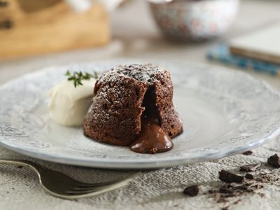 El volcán de chocolate: un postre que nació con un sentimiento de familia
