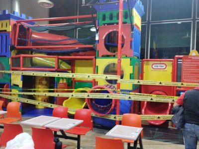 Colapsa estructura de juegos de McDonald's en la alcaldía Benito Juárez y deja a siete niños heridos