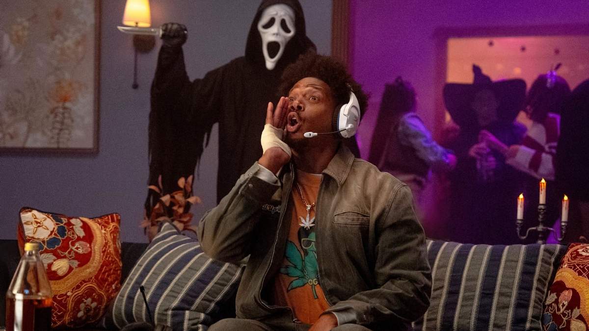 Esta imagen distribuida por Paramount Pictures muestra a Marlon Wayans en una escena de "Scary Movie"