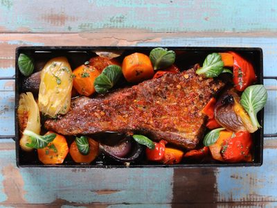 No gastes en cortes caros: el secreto de los restaurantes para que la tapa de asado se corte con cuchara