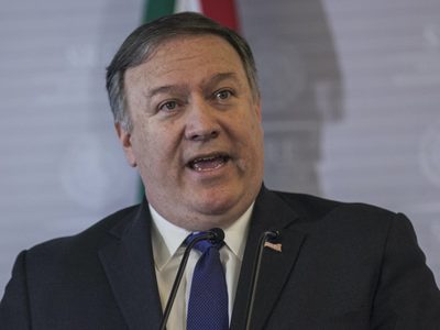 Estancamiento, guerra comercial, caos... Mike Pompeo ve un negro escenario con las reformas de AMLO