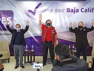 Hank Rhon: candidato odiado ... y querido