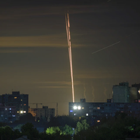 Gran explosión en Crimea por ataque con drones ucranianos; bombardeos rusos matan a ocho civiles
