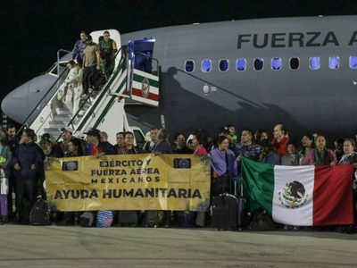 Llegan al AIFA 276 mexicanos que quedaron varados en Israel (Video)