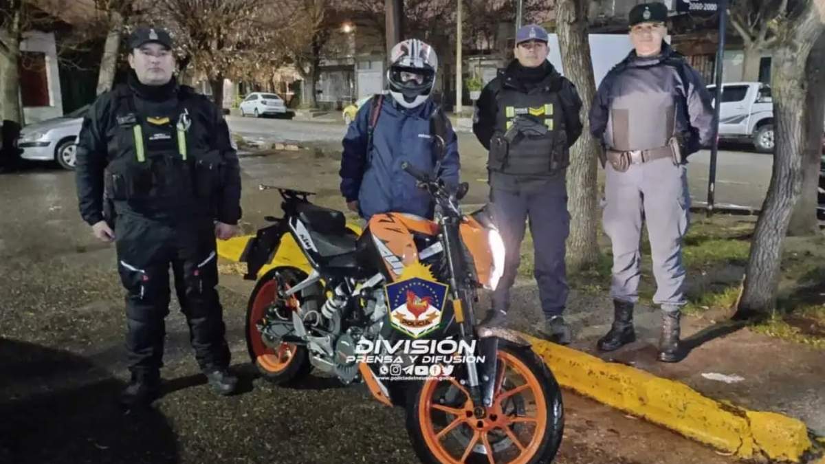 Moto recuperada por efectivos de la comisaría segunda. Fuente: (Policía de Neuquén)