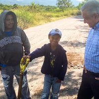 López Obrador llama a gobernadores a "ponerse a trabajar" ante deterioro de caminos y carreteras