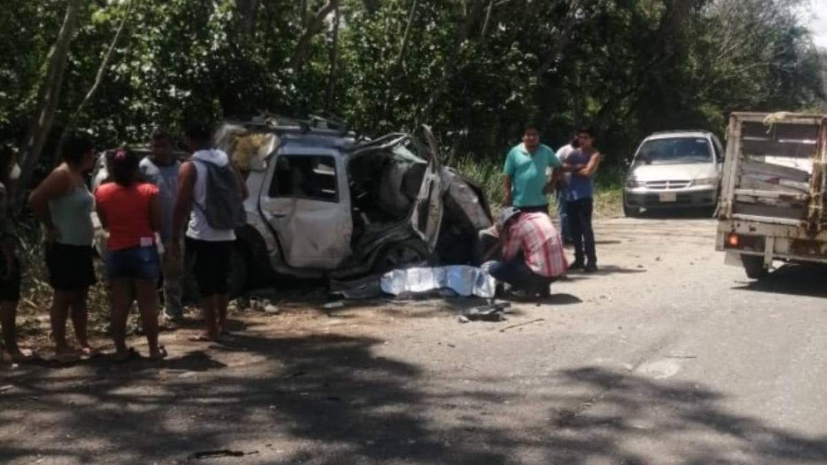 El hombre de 80 años falleció tras impactar su camioneta