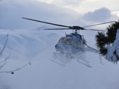 Asistieron por aire a crianceros varados por la nieve en parajes cercanos a El Cholar