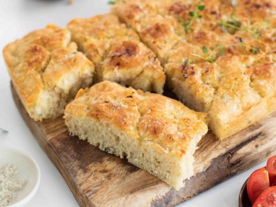 Focaccia de oliva fácil y esponjosa: alentá a la selección con esta receta digna de cualquier restaurante