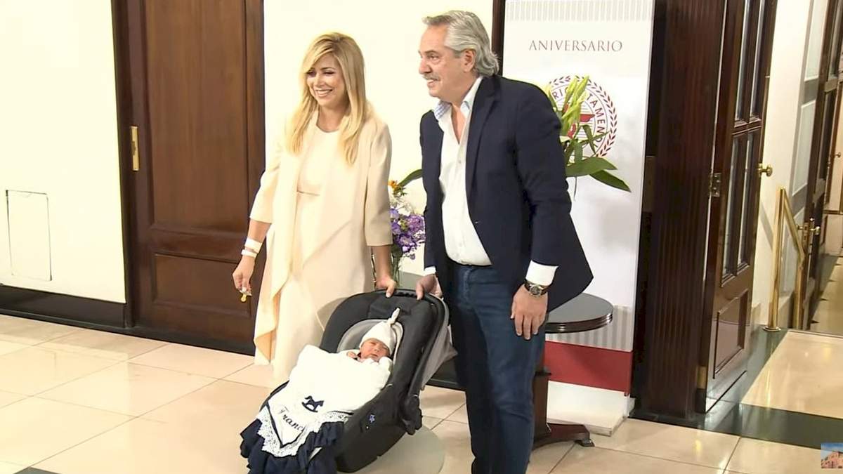 Fabiola Yañez, Alberto Fernández y Francisco. Fuente: (Instagram)