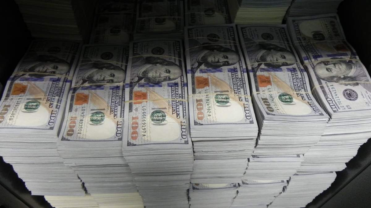 Incautación de tres millones de dólares en efectivo