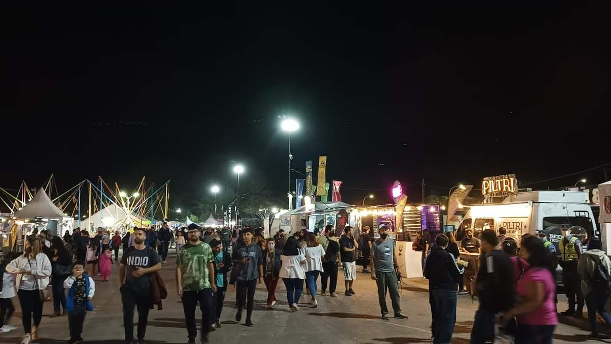 Expo Plottier. Fuente: (Twitter)