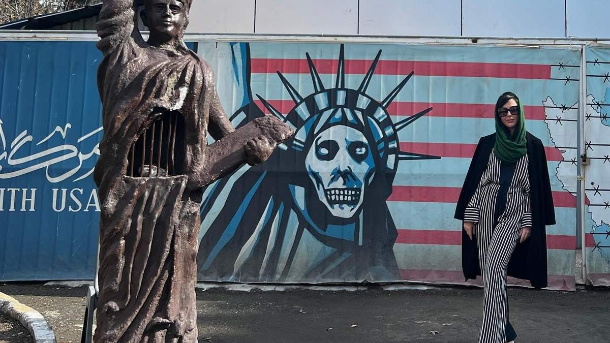 La actriz en la embajada