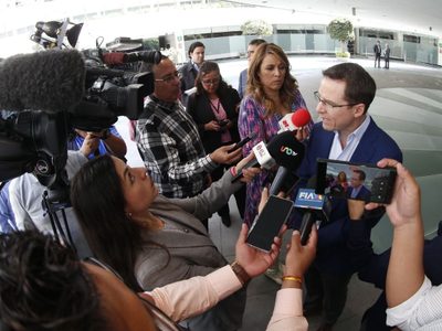 Anaya responde a Noroña: “carroñero es no recibir a las madres buscadoras”