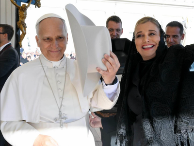 Gobernadora de Chihuahua participa en la audiencia con el Papa León XIV