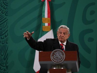 AMLO pone en duda existencia de denuncias contra Salgado y desliza fabricación de víctimas