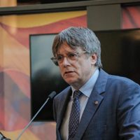 Investigan por terrorismo a Puigdemont en medio de la negociación para la investidura de Sánchez