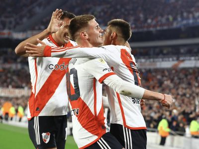 River se regocija: el escándalo que sacude a Colo Colo a días de la serie de Copa Libertadores
