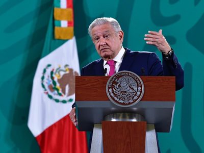 López Obrador anuncia reestructuración de la deuda de Pemex