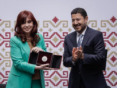 Cristina Fernández, huésped distinguida de la CDMX; recibe la Llave de la Ciudad