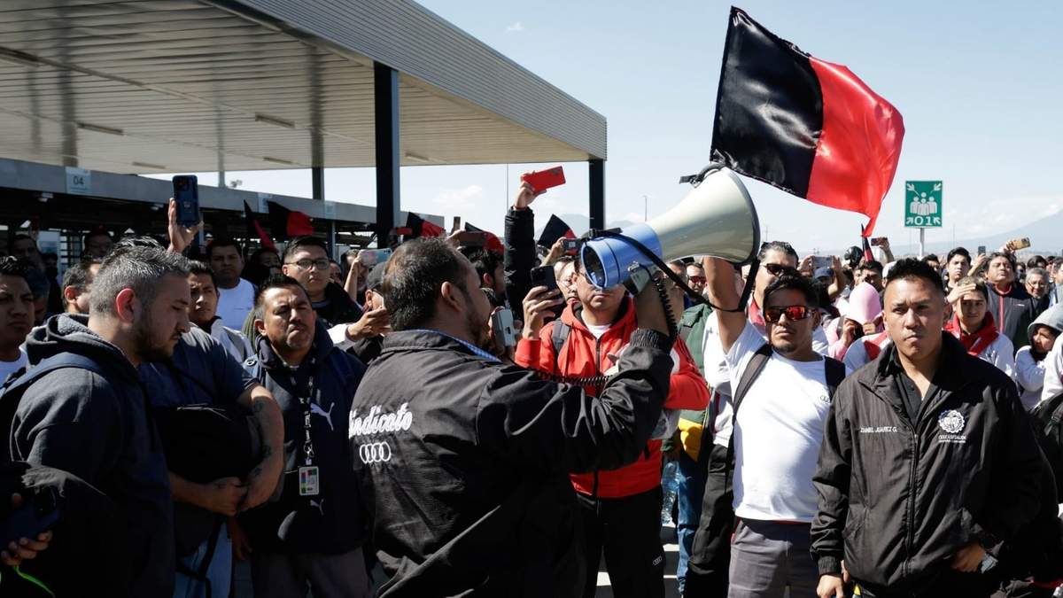 Trabajadores decidirán si quitan banderas de huelga