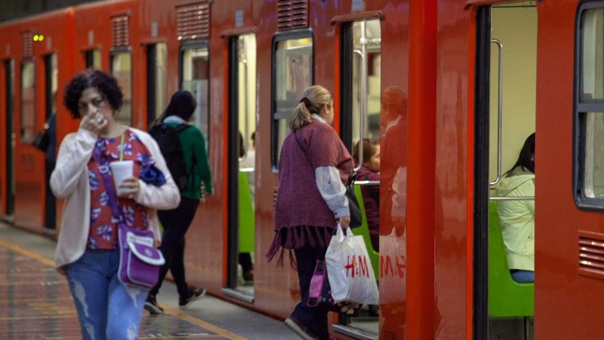 El descarrilamiento se reportó en la zona de mantenimiento de la estación Indios Verdes